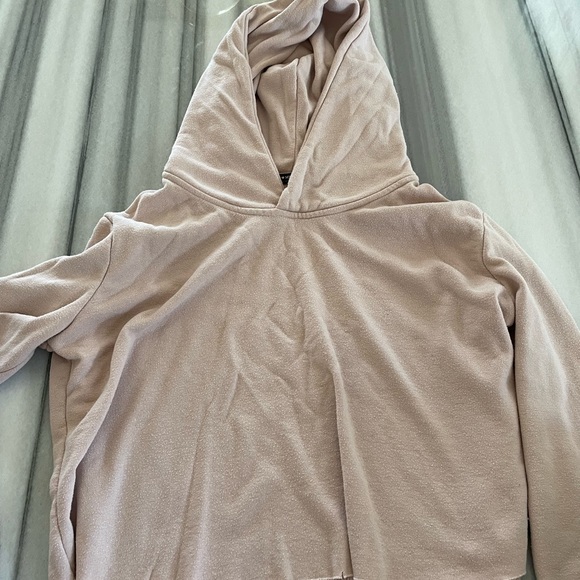 Light Pink Cropped Hoodie Sweater Brandy Melville - Picture 2 of 4